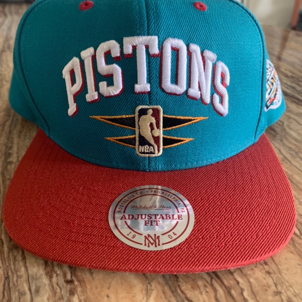 Mitchell & Ness Detroit Pistons SnapBack